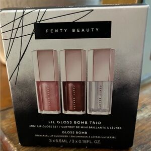 Irresistible shine and nourishing wear.3 colors-hot chocolate, fussy and…